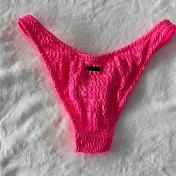 Triangl Bikini Bottom - Picture 3 of 5